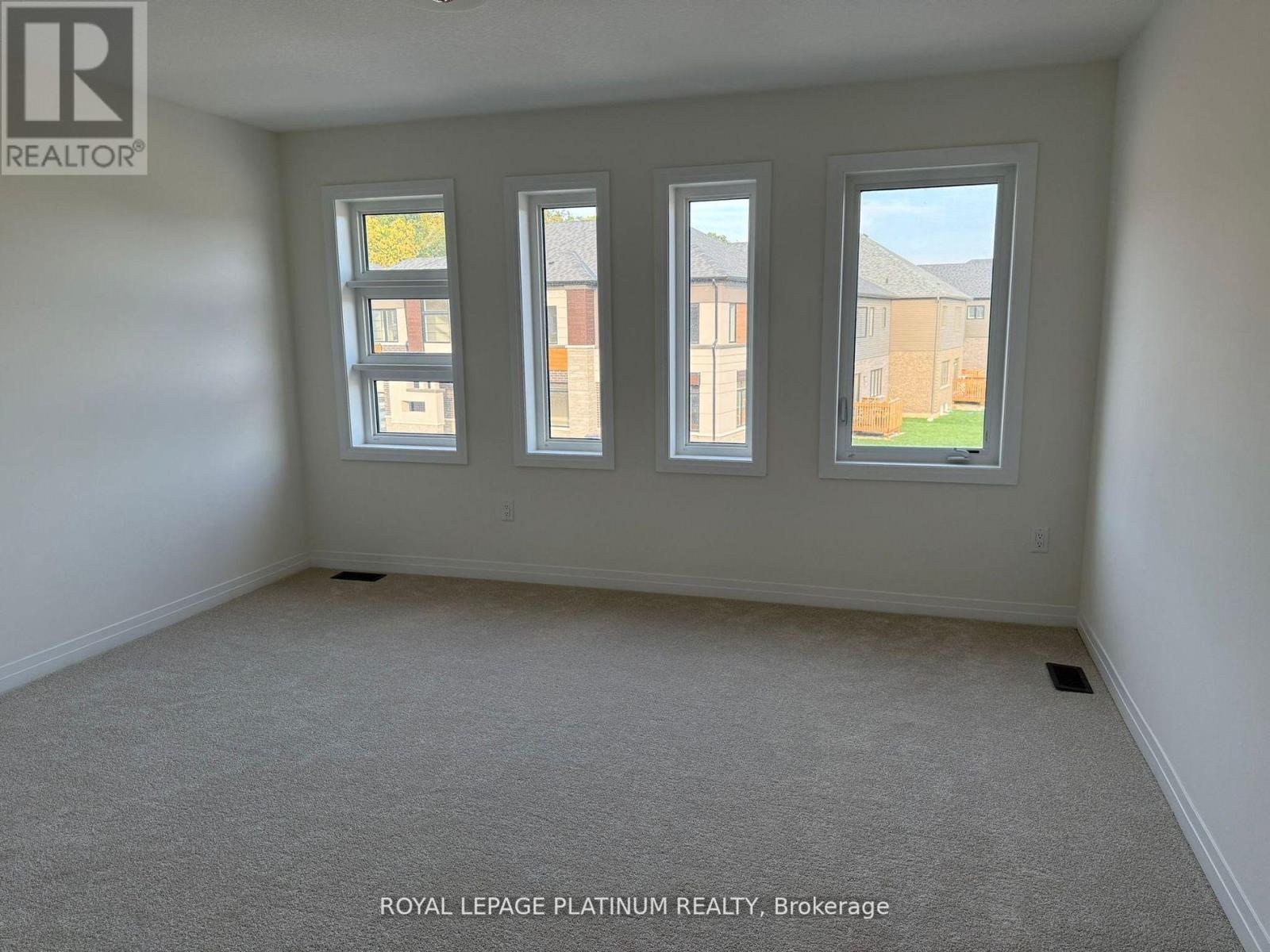 43 Mckernan Avenue, Brantford, ON - Indoor Photo Showing Other Room