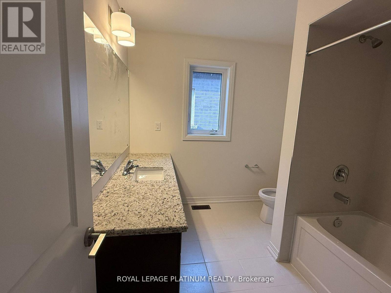 43 Mckernan Avenue, Brantford, ON - Indoor Photo Showing Bathroom