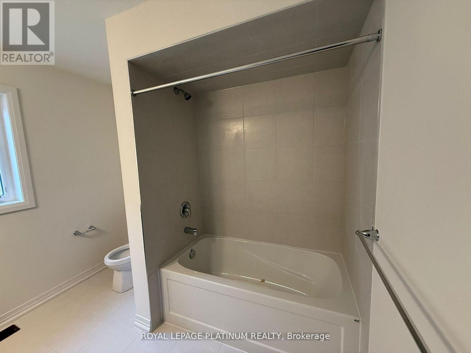 43 Mckernan Avenue, Brantford, ON - Indoor Photo Showing Bathroom