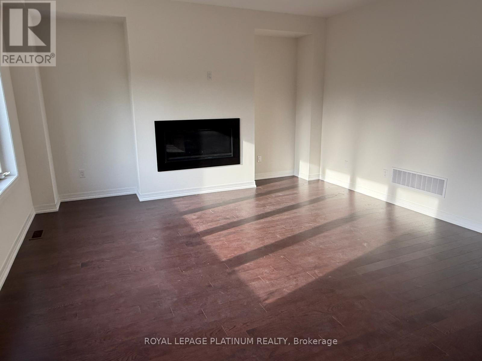 43 Mckernan Avenue, Brantford, ON - Indoor Photo Showing Living Room