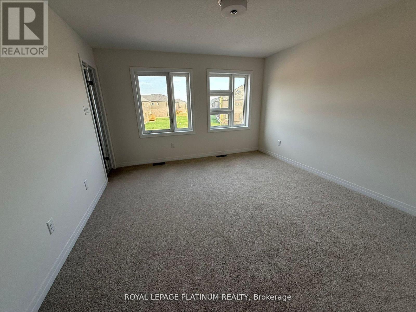 43 Mckernan Avenue, Brantford, ON - Indoor Photo Showing Other Room