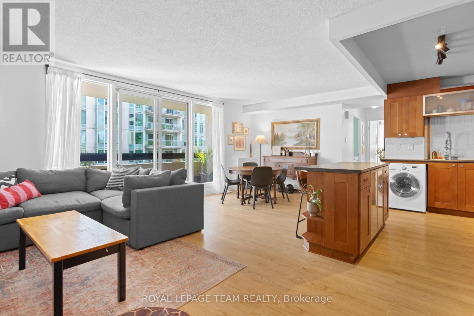 503 - 141 Somerset Street W, Ottawa, ON - Indoor Photo Showing Living Room