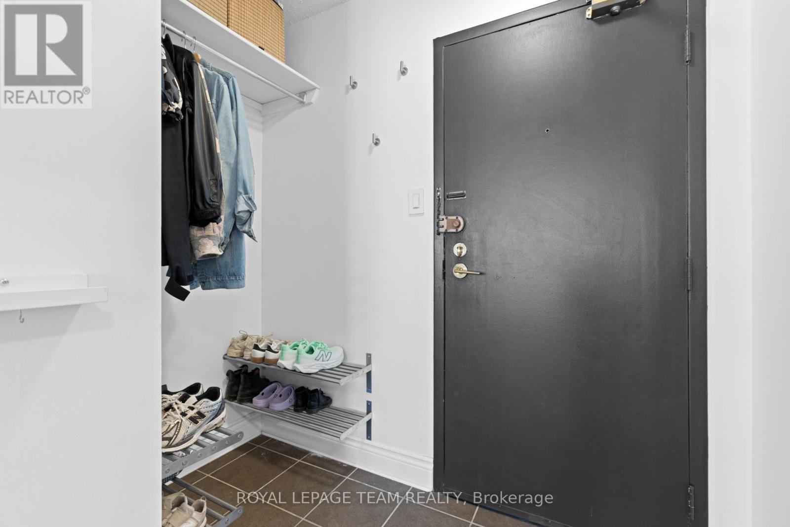 503 - 141 Somerset Street W, Ottawa, ON - Indoor