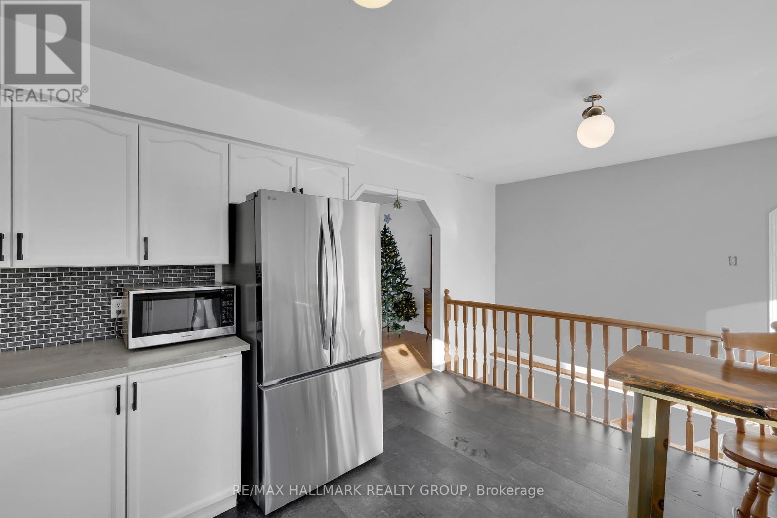 10 Frederick Street, Lansdowne Village, ON - Indoor Photo Showing Kitchen
