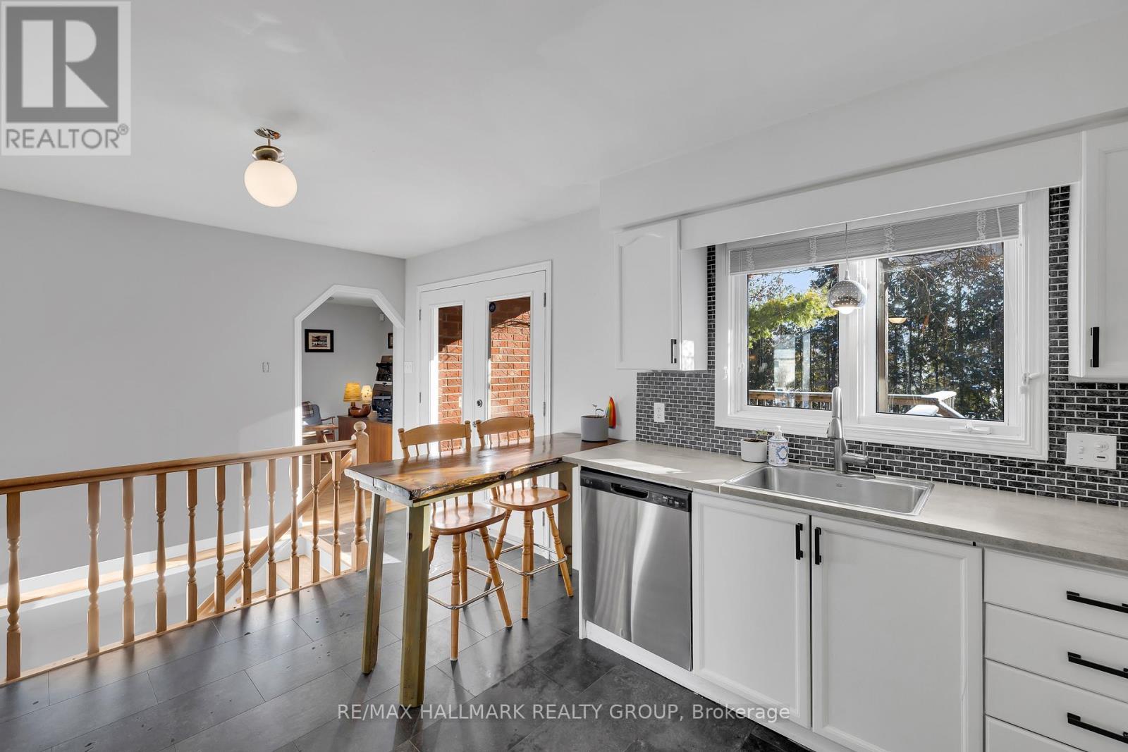 10 Frederick Street, Lansdowne Village, ON - Indoor