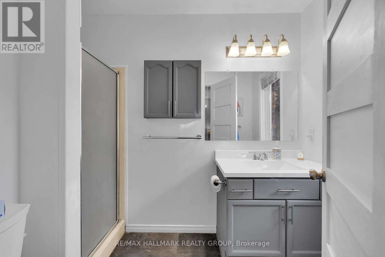 10 Frederick Street, Lansdowne Village, ON - Indoor Photo Showing Bathroom