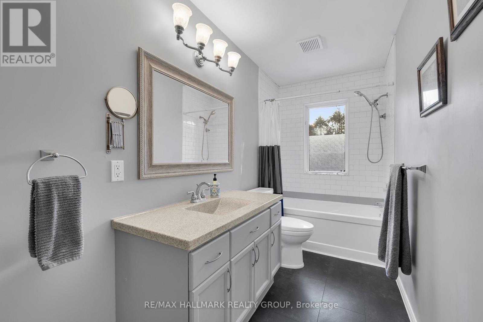 10 Frederick Street, Lansdowne Village, ON - Indoor Photo Showing Bathroom