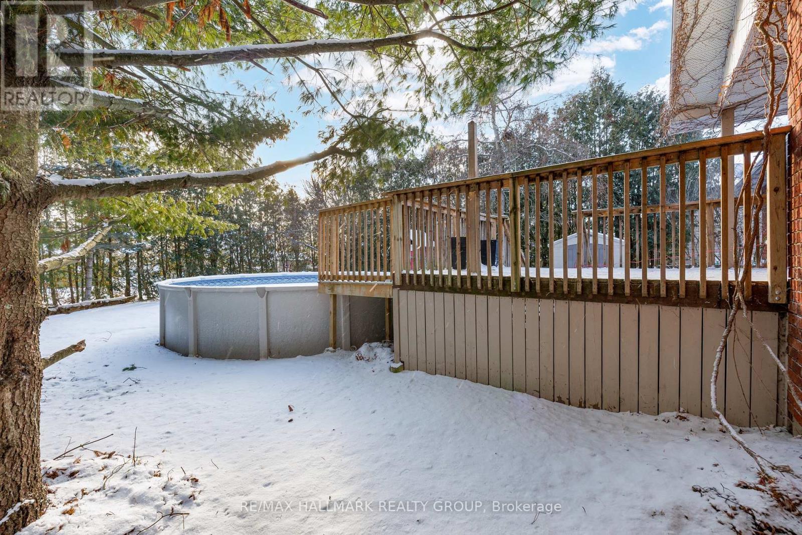 10 Frederick Street, Lansdowne Village, ON - Outdoor With Above Ground Pool