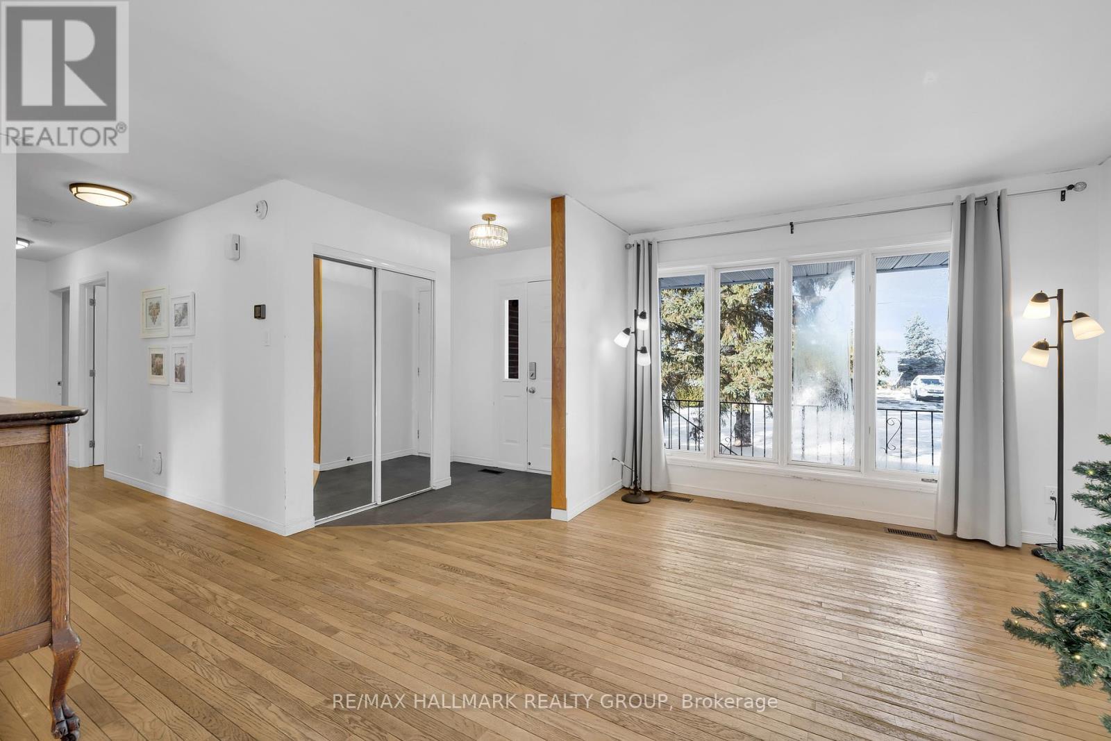 10 Frederick Street, Lansdowne Village, ON - Indoor Photo Showing Other Room