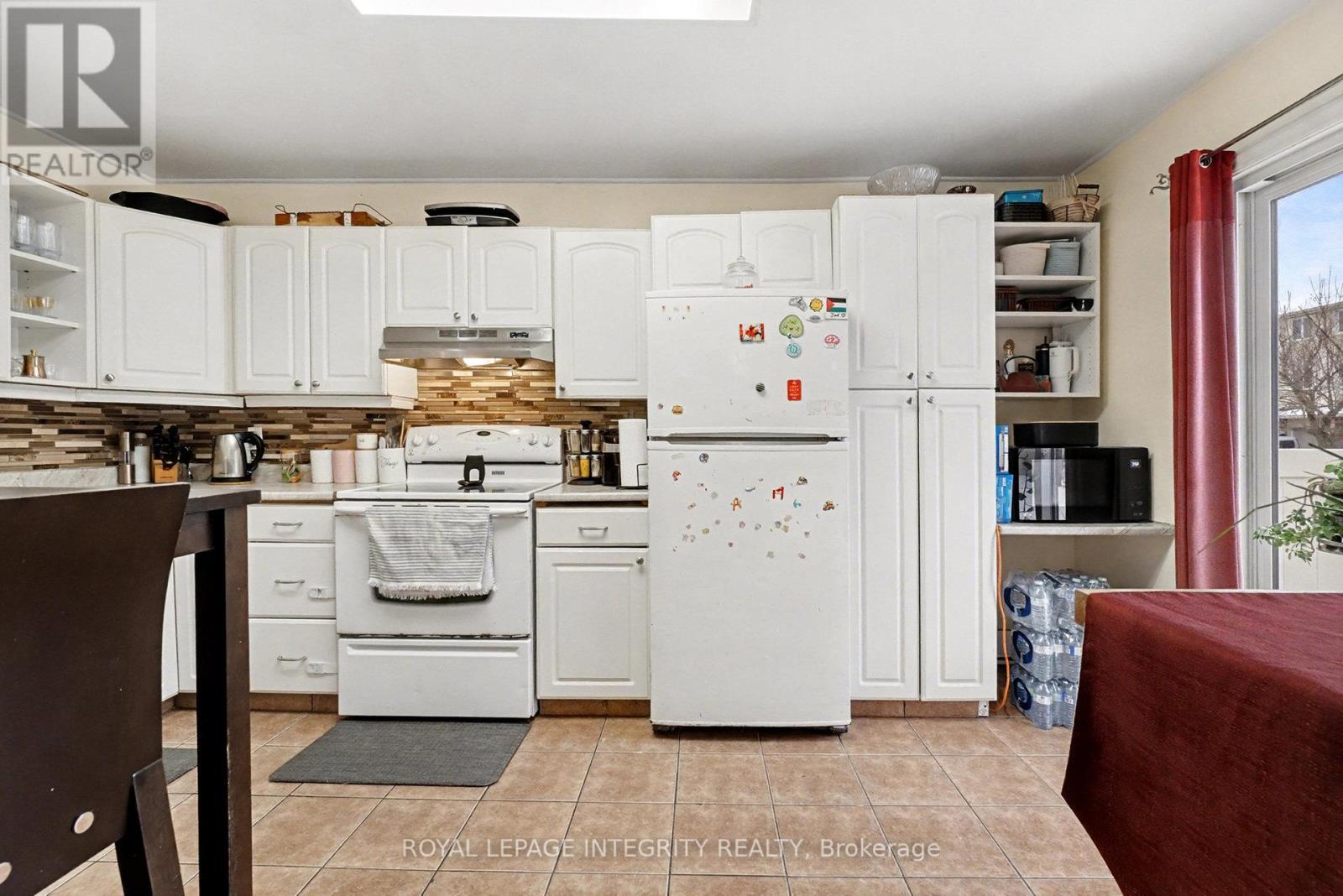 49 - 128 Rushford Private, Ottawa, ON - Indoor Photo Showing Kitchen