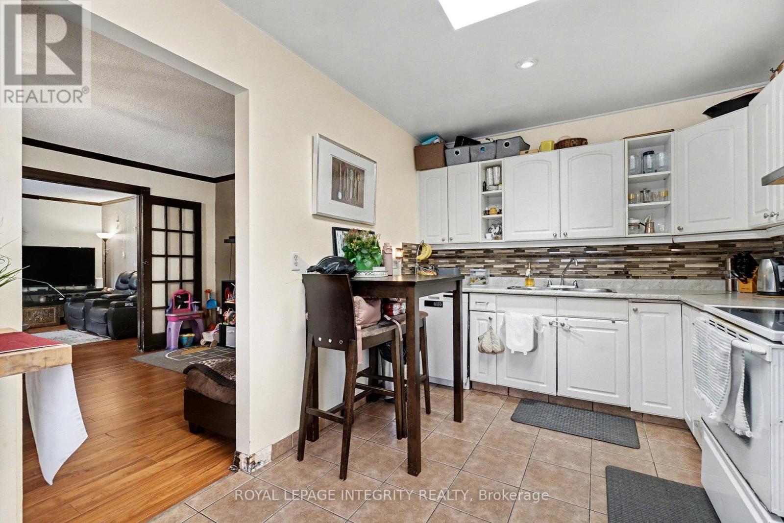 49 - 128 Rushford Private, Ottawa, ON - Indoor Photo Showing Kitchen