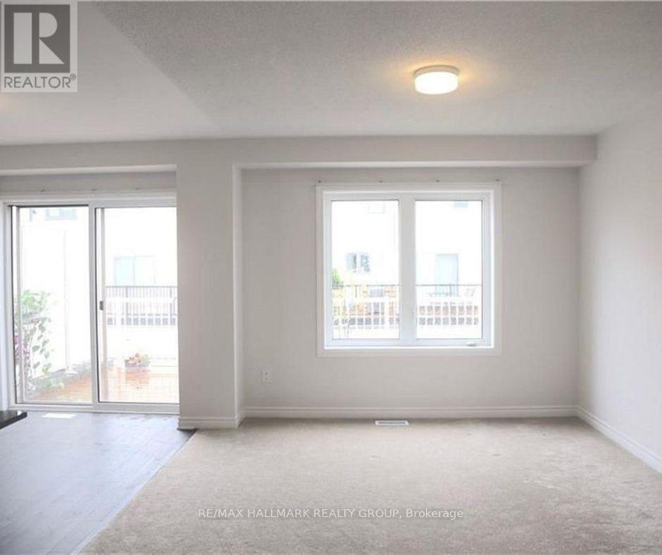1686 Maple Grove Street, Ottawa, ON - Indoor Photo Showing Other Room