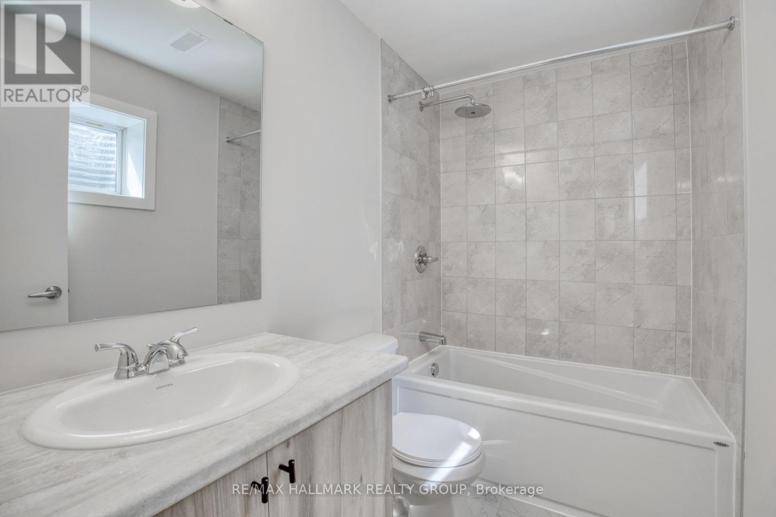 30 Focality Crescent, Ottawa, ON - Indoor Photo Showing Bathroom