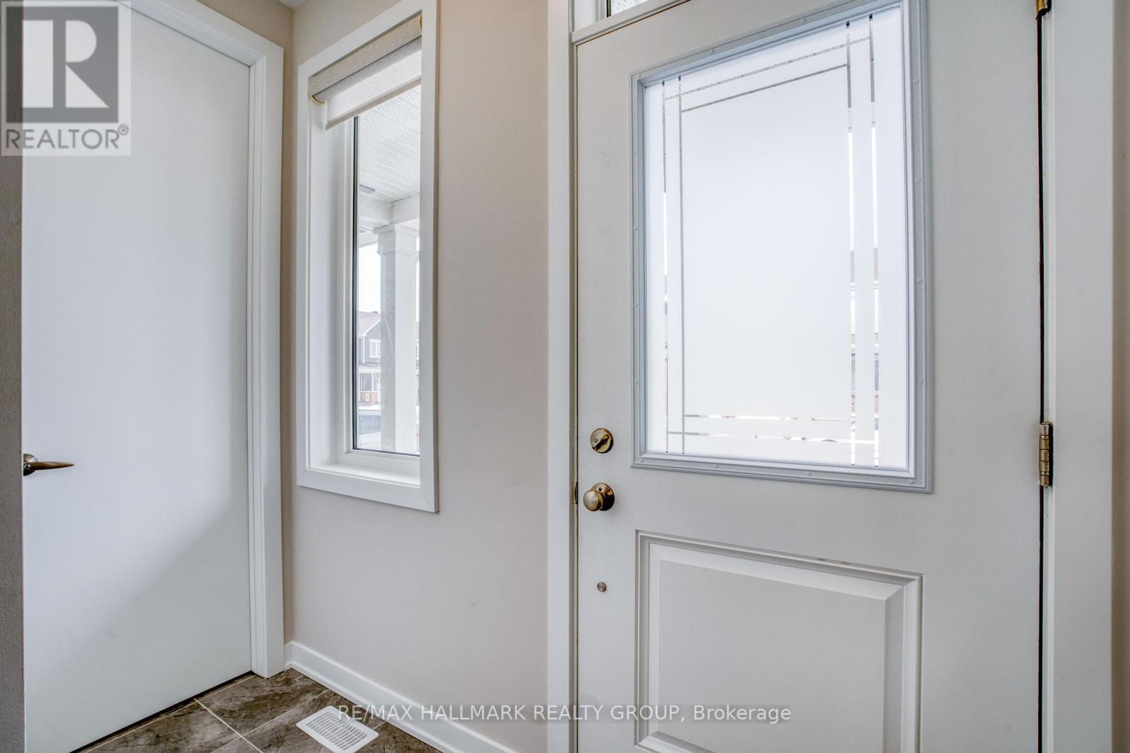 30 Focality Crescent, Ottawa, ON - Indoor Photo Showing Other Room