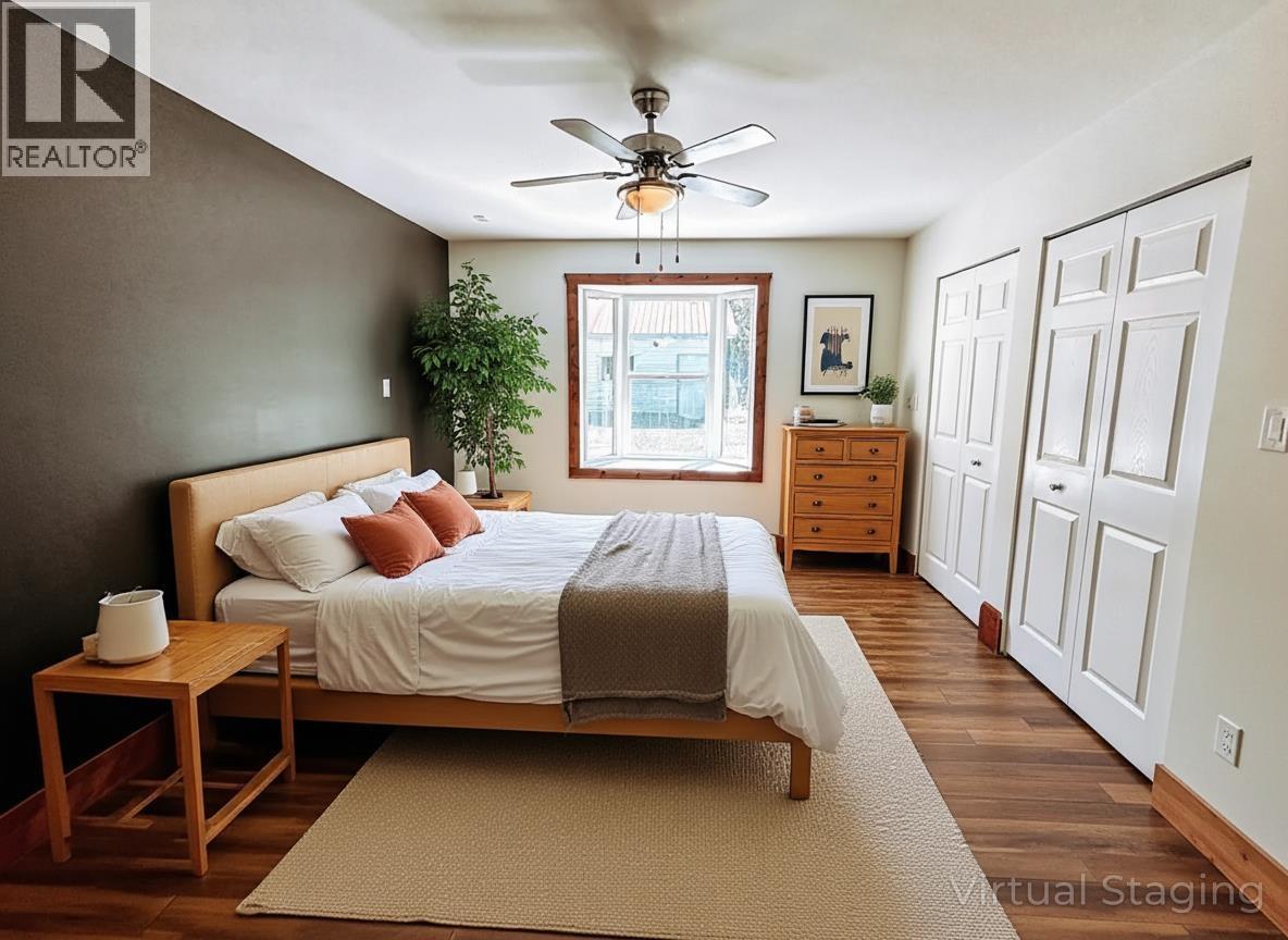 7604 Womack Road, Deka Lake / Sulphurous / Hathaway Lakes, BC - Indoor Photo Showing Bedroom