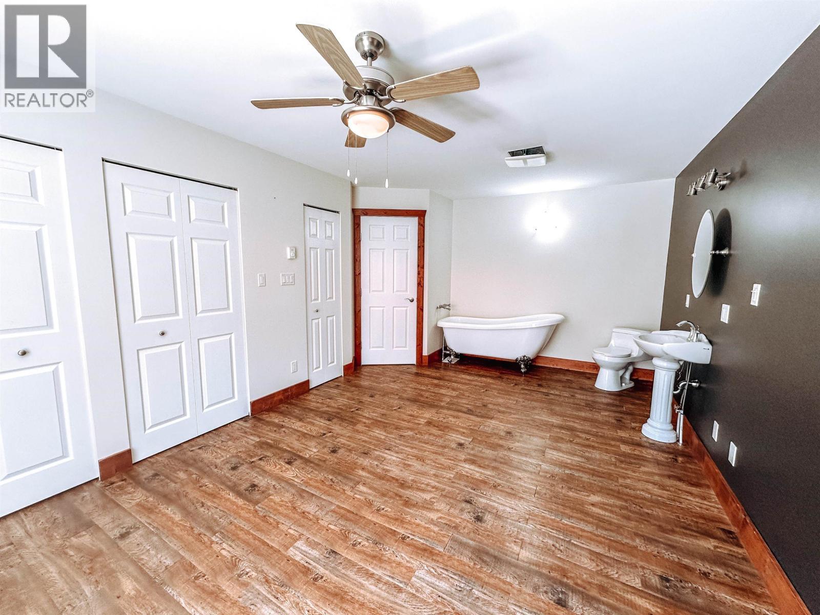 7604 Womack Road, Deka Lake / Sulphurous / Hathaway Lakes, BC - Indoor Photo Showing Other Room