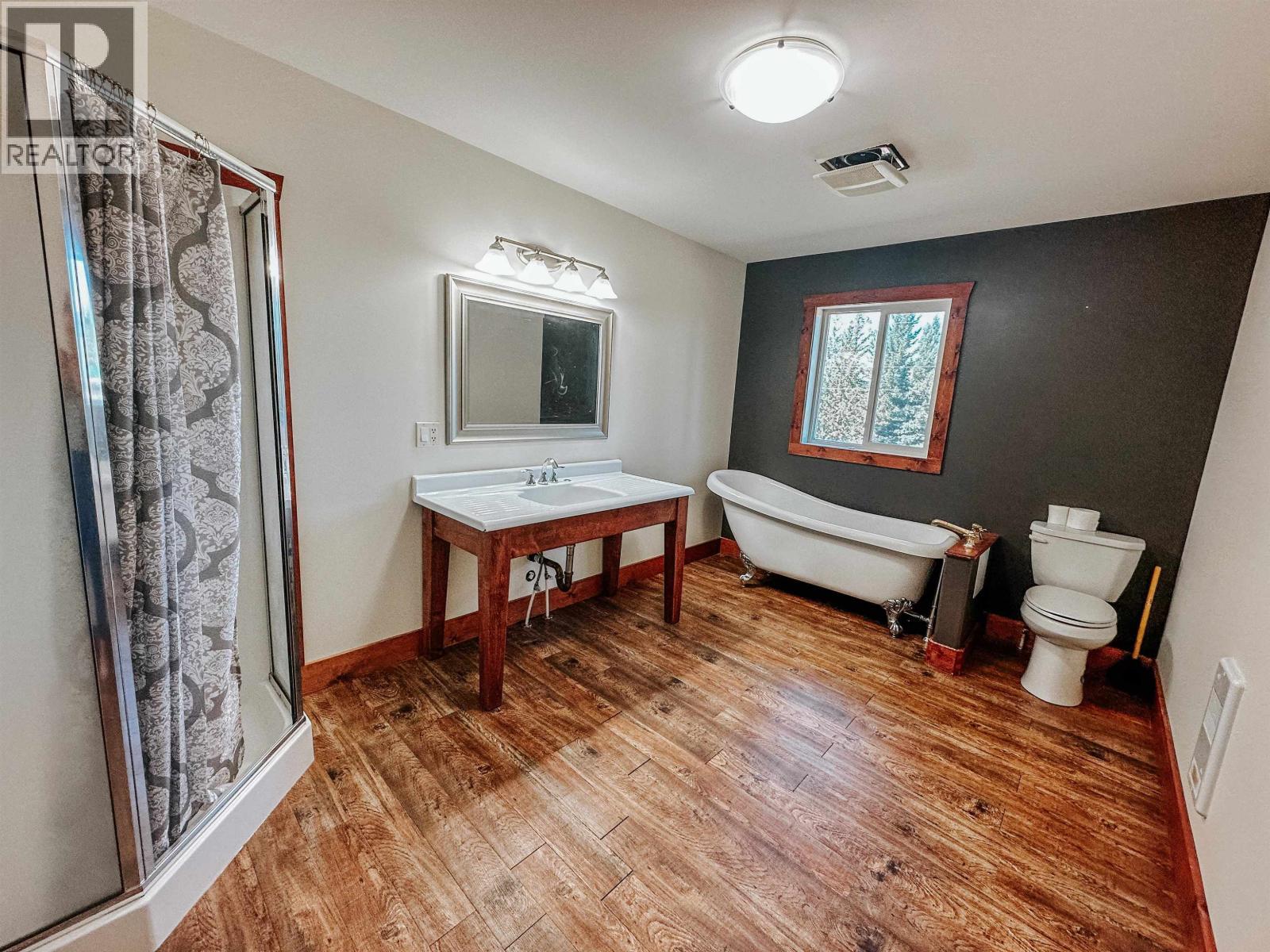 7604 Womack Road, Deka Lake / Sulphurous / Hathaway Lakes, BC - Indoor