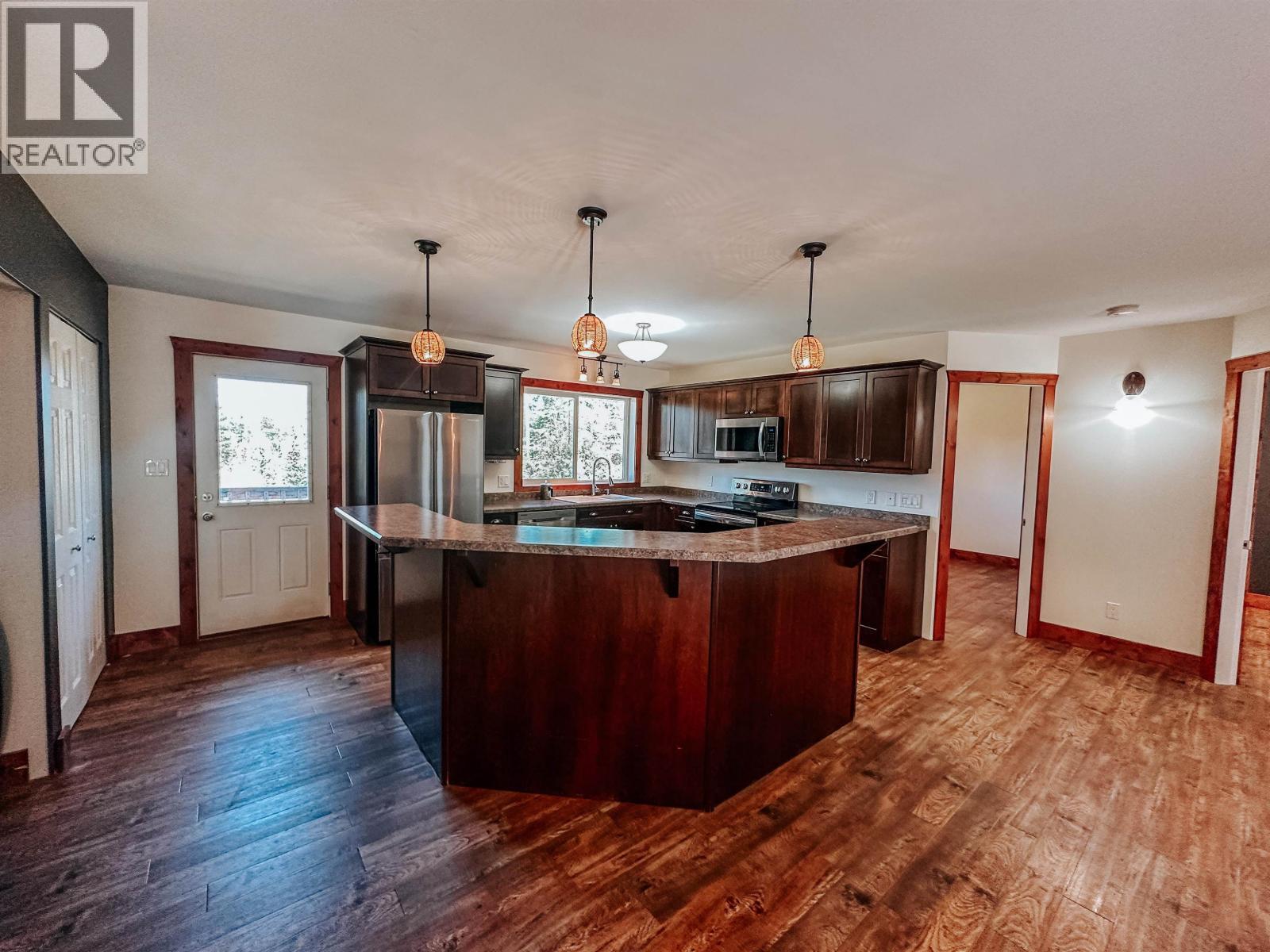 7604 Womack Road, Deka Lake / Sulphurous / Hathaway Lakes, BC - Indoor Photo Showing Kitchen With Stainless Steel Kitchen