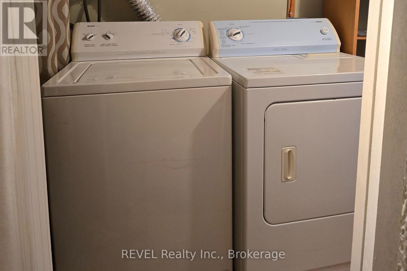 Laundry Room - Lower Level - 33 Dundas Crescent, St. Catharines (Burleigh Hill), ON - Indoor Photo Showing Laundry Room