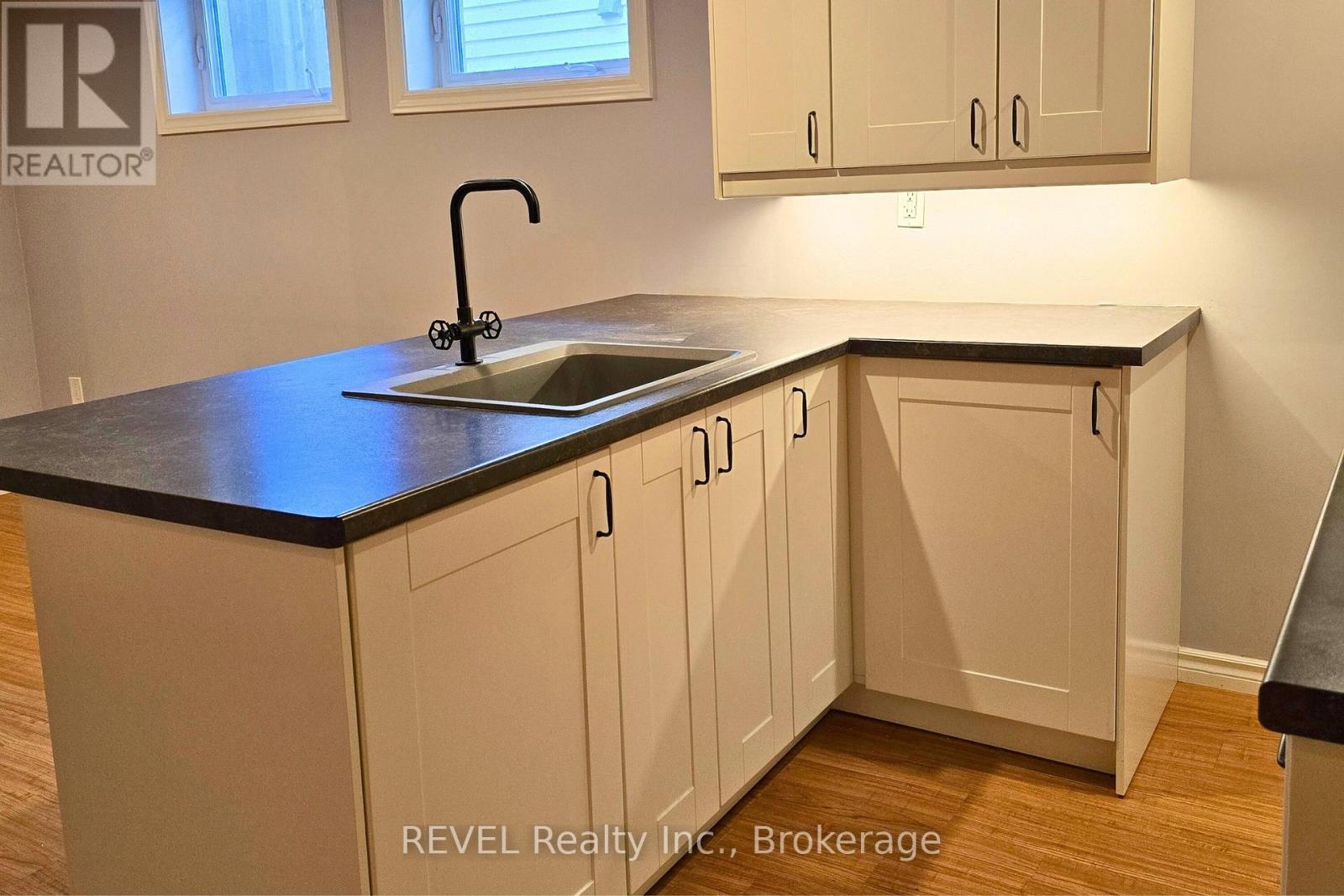 Kitchen - Lower Level - 33 Dundas Crescent, St. Catharines (Burleigh Hill), ON - Indoor Photo Showing Kitchen