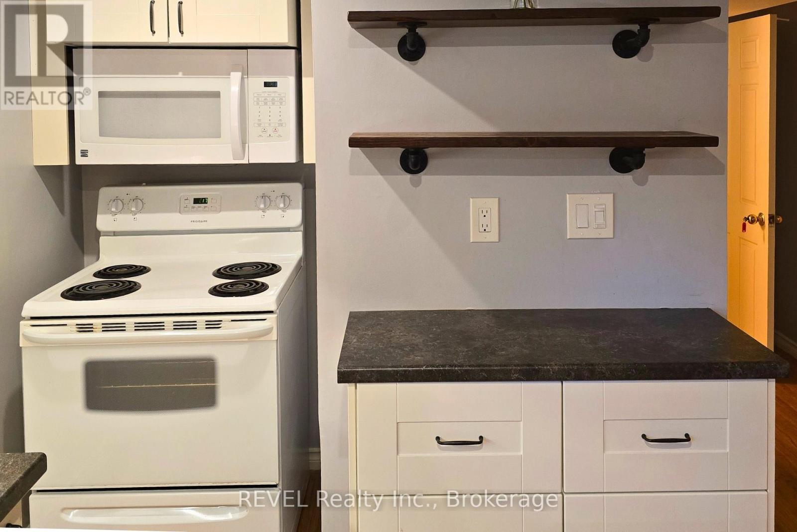 Kitchen - Lower Level - 33 Dundas Crescent, St. Catharines (Burleigh Hill), ON - Indoor Photo Showing Kitchen