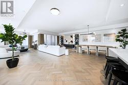 810 - 455 WELLINGTON STREET W Toronto, ON M5J 2R2