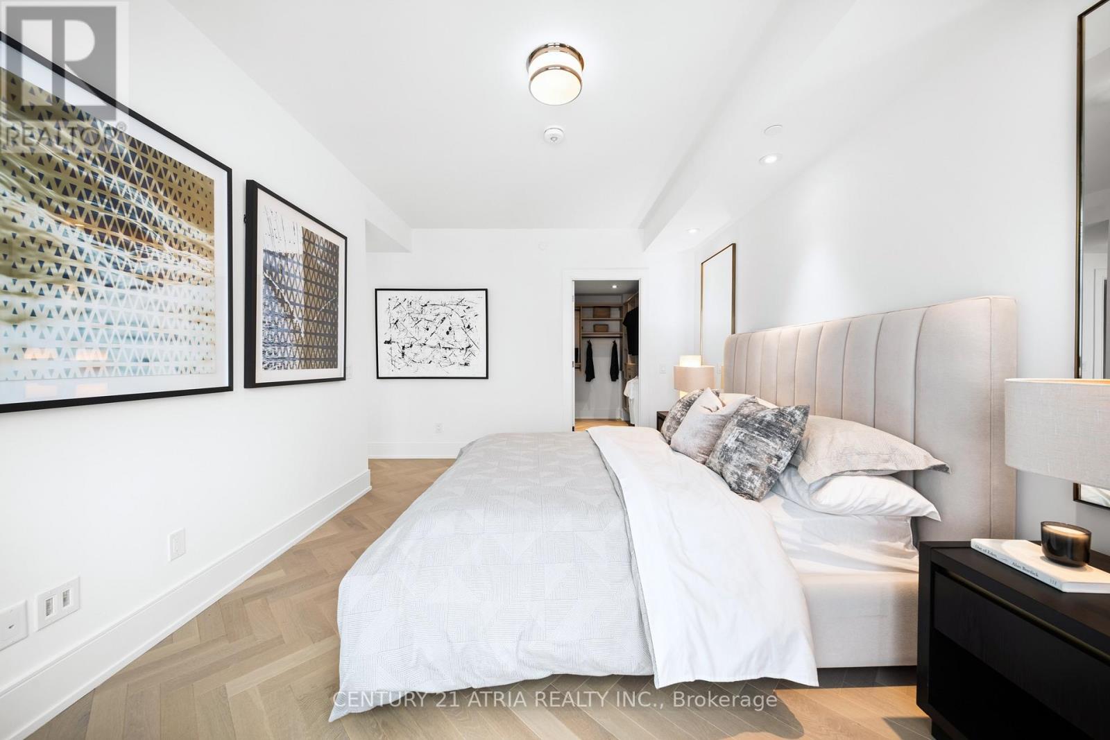810 - 455 Wellington Street W, Toronto, ON - Indoor Photo Showing Bedroom
