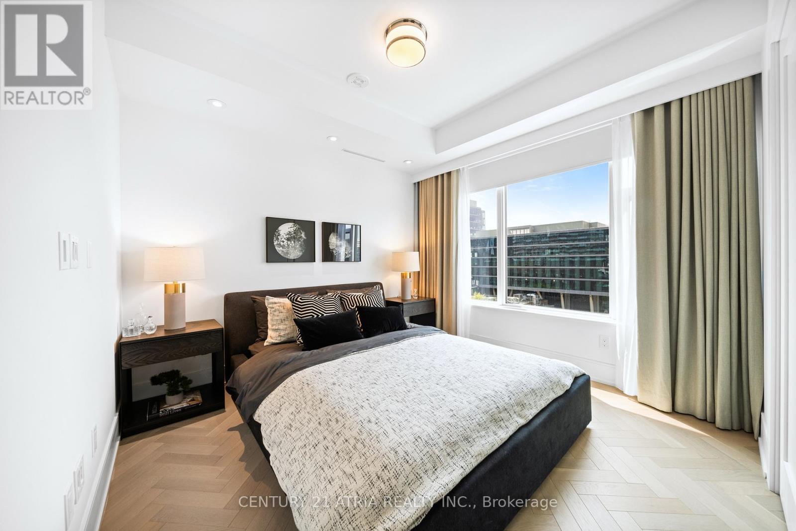 810 - 455 Wellington Street W, Toronto, ON - Indoor Photo Showing Bedroom