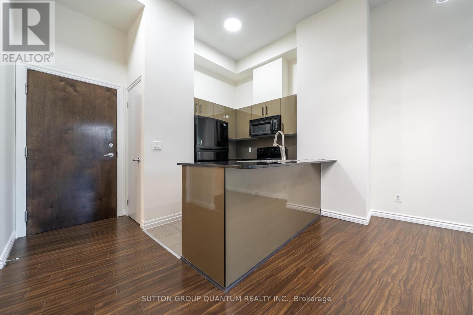 206 - 16 Yonge Street, Toronto, ON - Indoor Photo Showing Kitchen