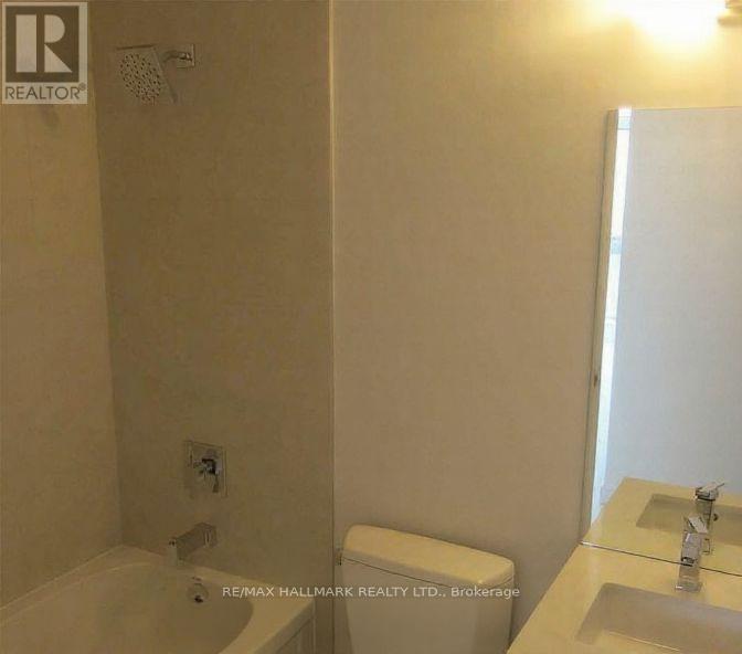 5502 - 8 Eglinton Avenue E, Toronto, ON - Indoor Photo Showing Bathroom