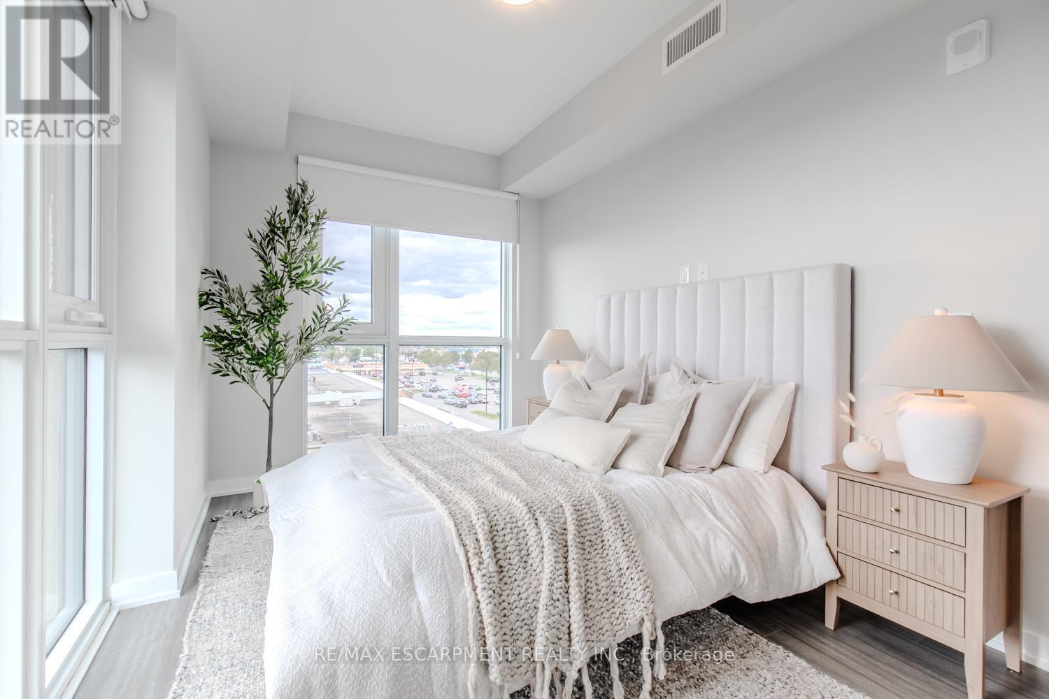 1106 - 870 Queenston Road, Hamilton, ON - Indoor Photo Showing Bedroom