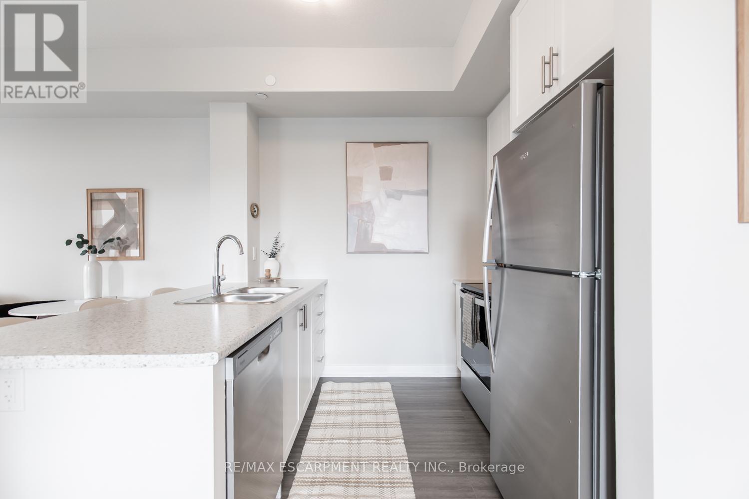 1106 - 870 Queenston Road, Hamilton, ON - Indoor Photo Showing Kitchen With Stainless Steel Kitchen With Upgraded Kitchen