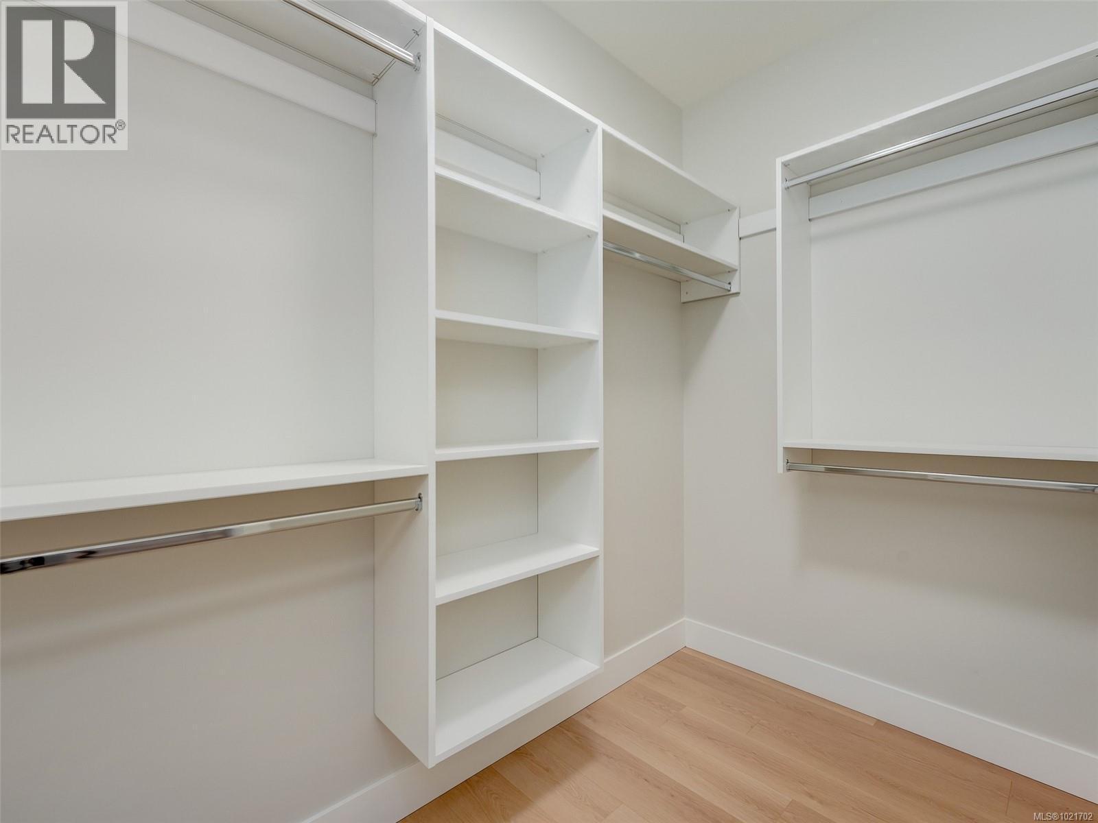 2641 Forest Edge Rd, Sooke, BC - Indoor With Storage