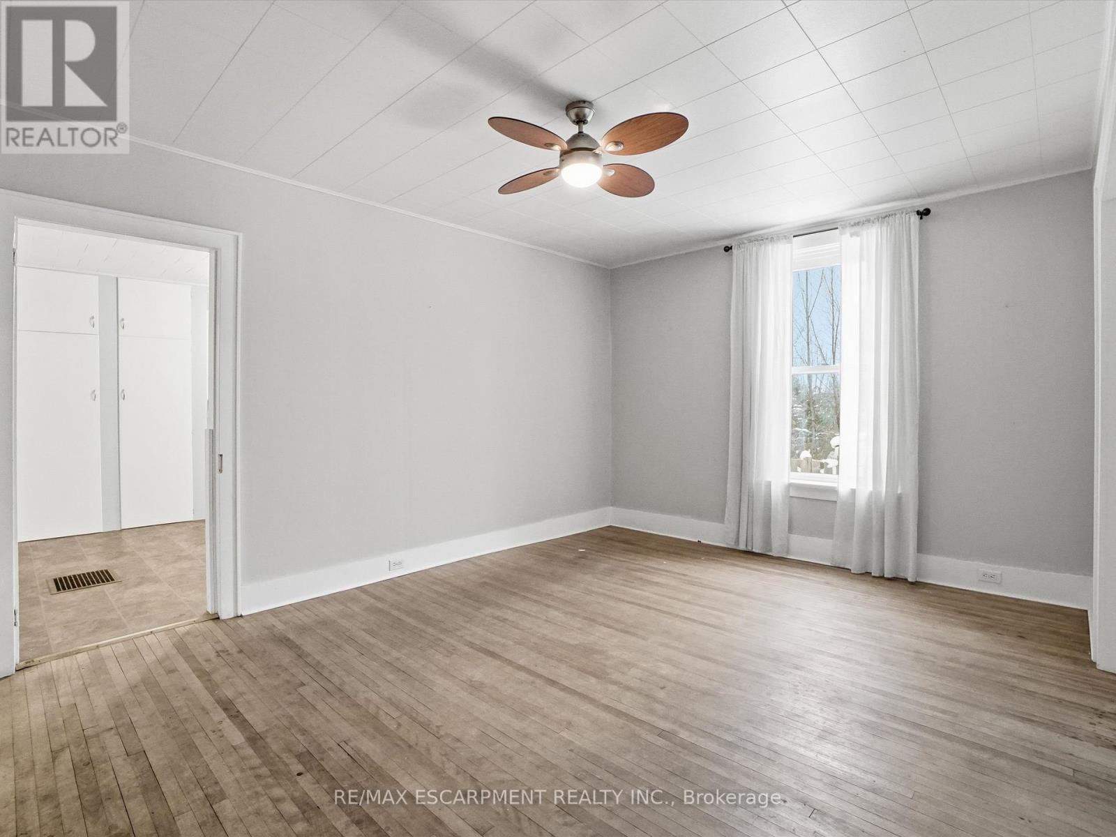 10 Duncan Street E, Huntsville, ON - Indoor Photo Showing Other Room