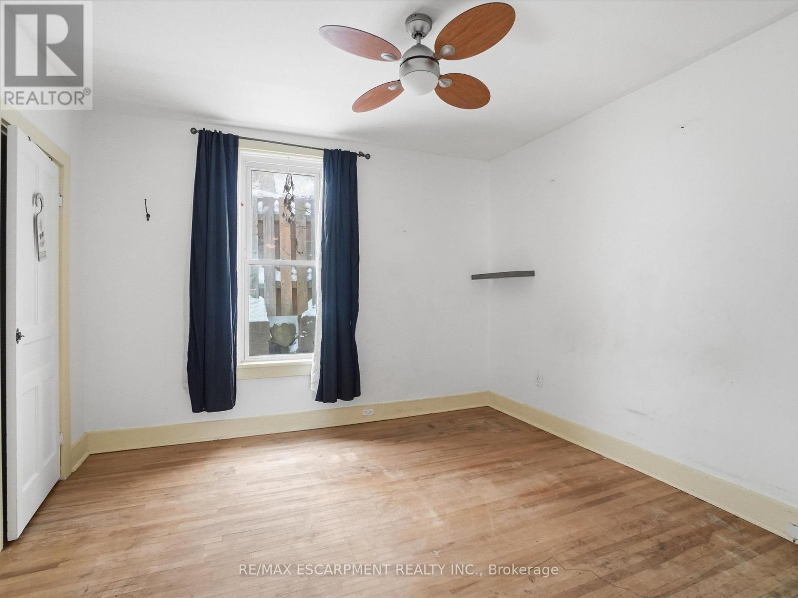 10 Duncan Street E, Huntsville, ON - Indoor Photo Showing Other Room