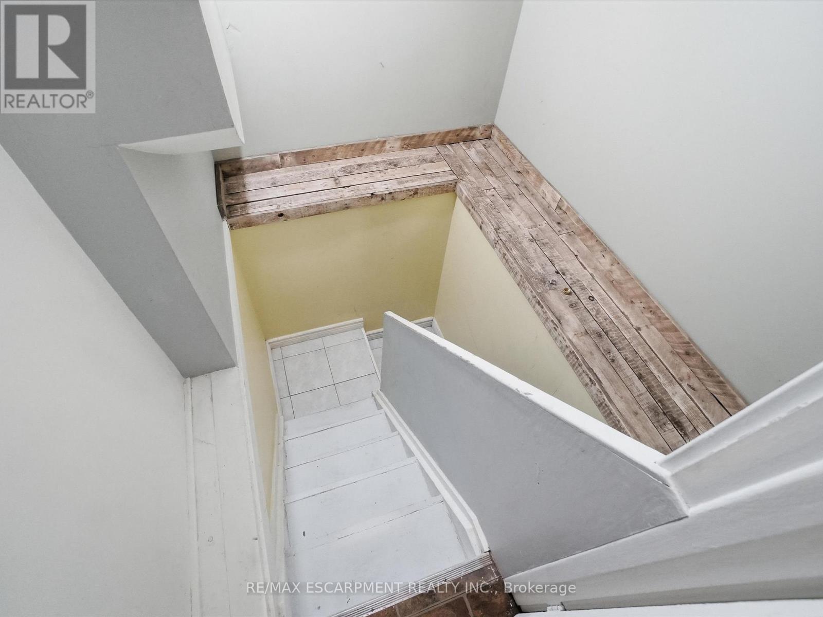 10 Duncan Street E, Huntsville, ON - Indoor Photo Showing Other Room