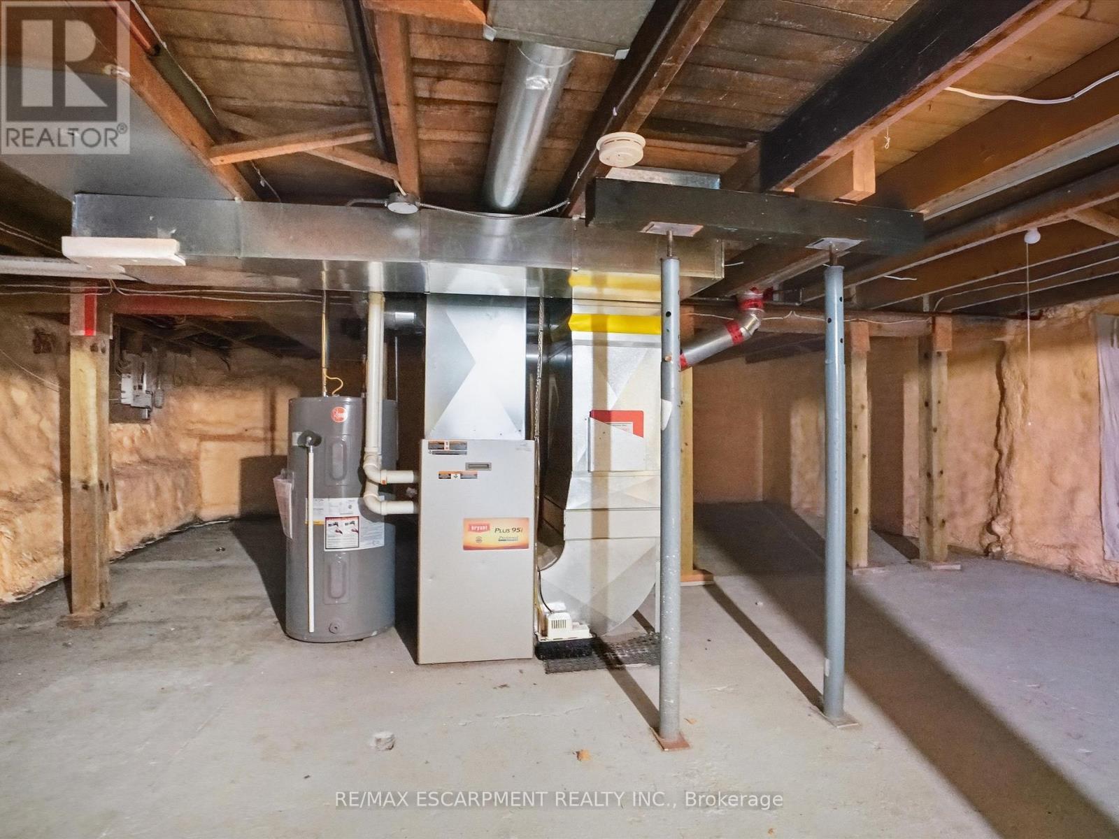 10 Duncan Street E, Huntsville, ON - Indoor Photo Showing Basement