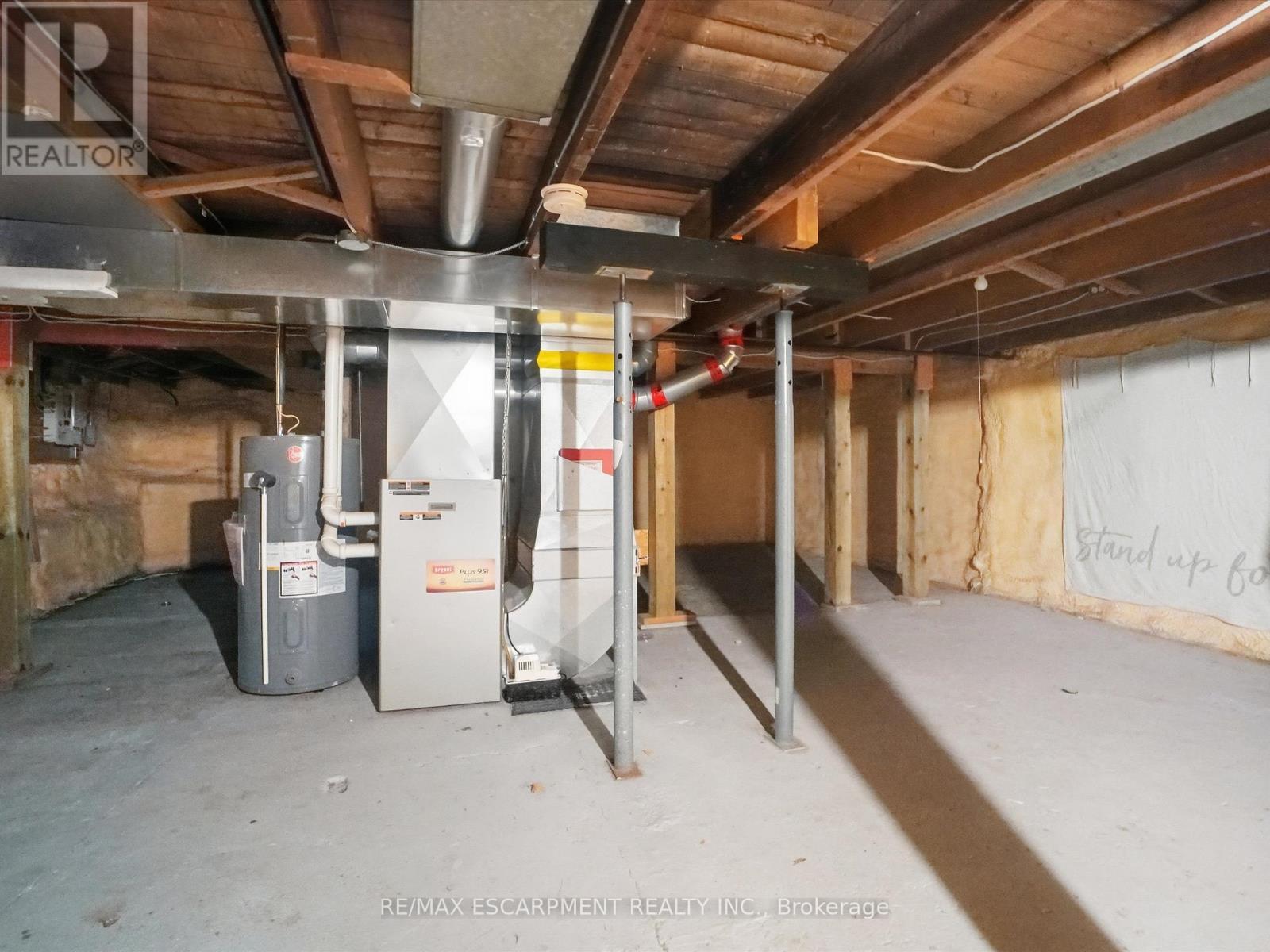 10 Duncan Street E, Huntsville, ON - Indoor Photo Showing Basement
