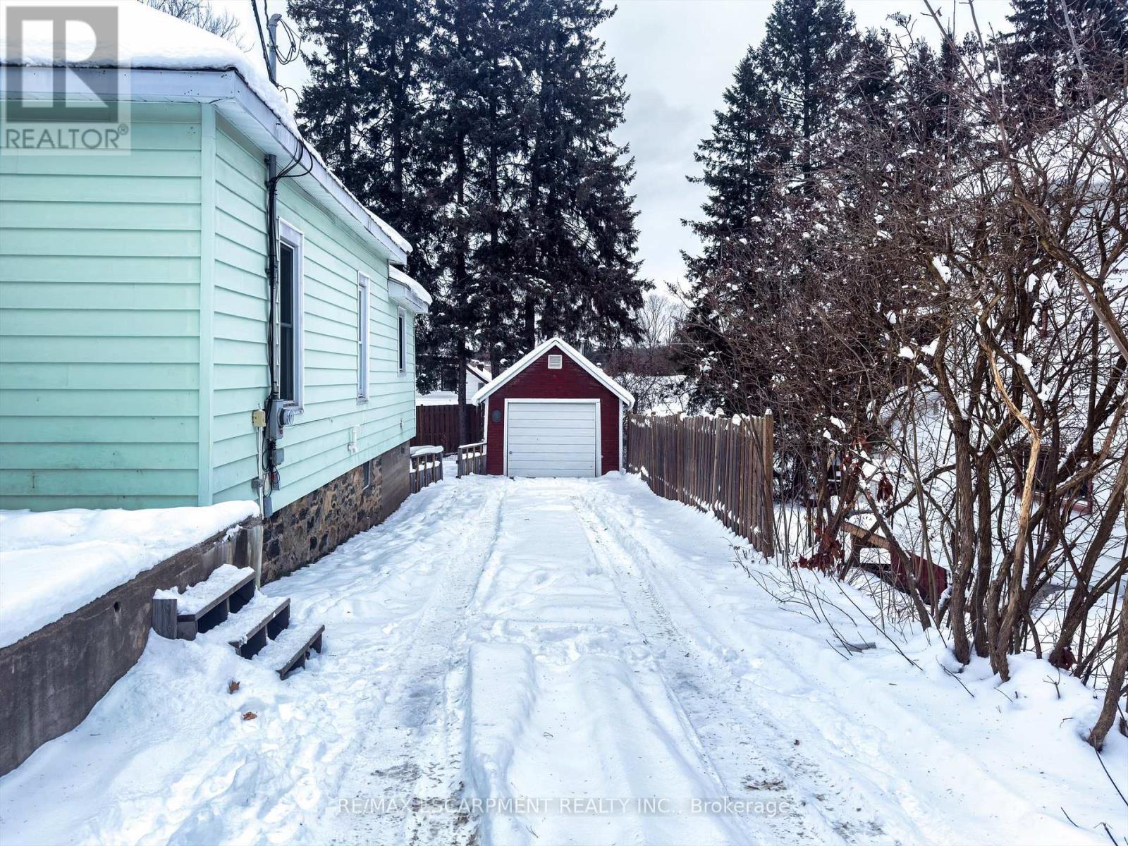 10 Duncan Street E, Huntsville, ON - Outdoor