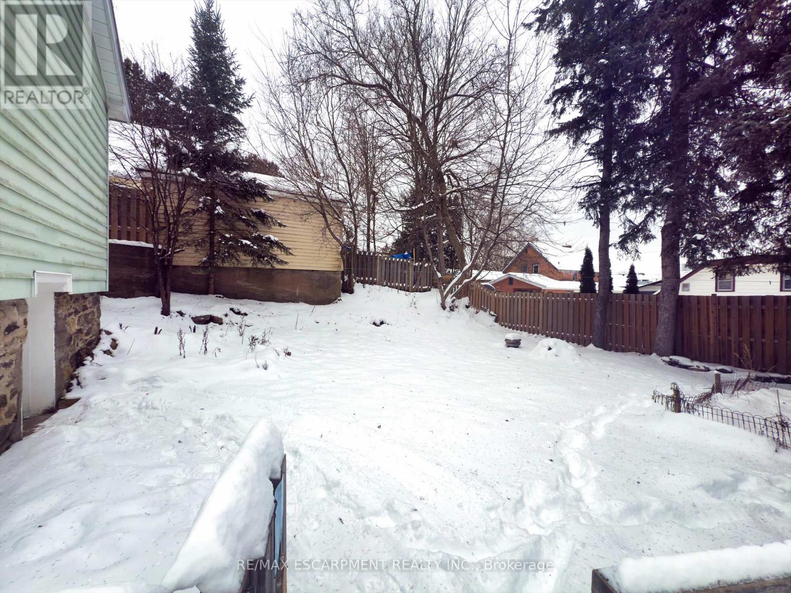 10 Duncan Street E, Huntsville, ON - Outdoor