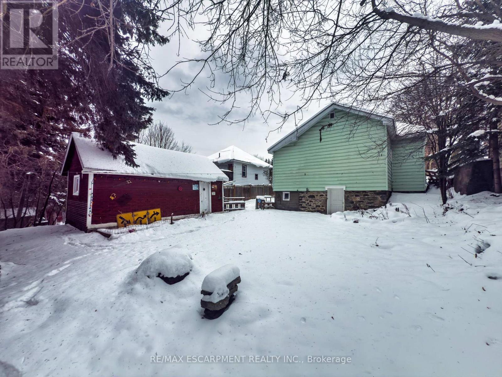 10 Duncan Street E, Huntsville, ON - Outdoor