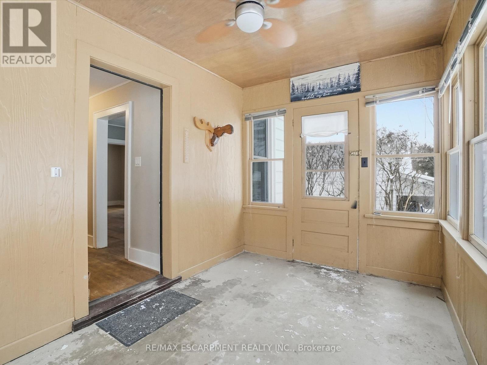 10 Duncan Street E, Huntsville, ON - Photo Showing Other Room