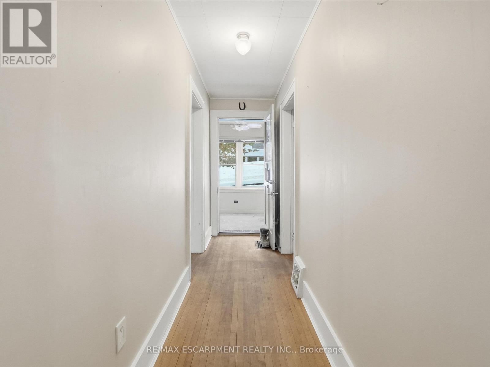 10 Duncan Street E, Huntsville, ON - Indoor Photo Showing Other Room