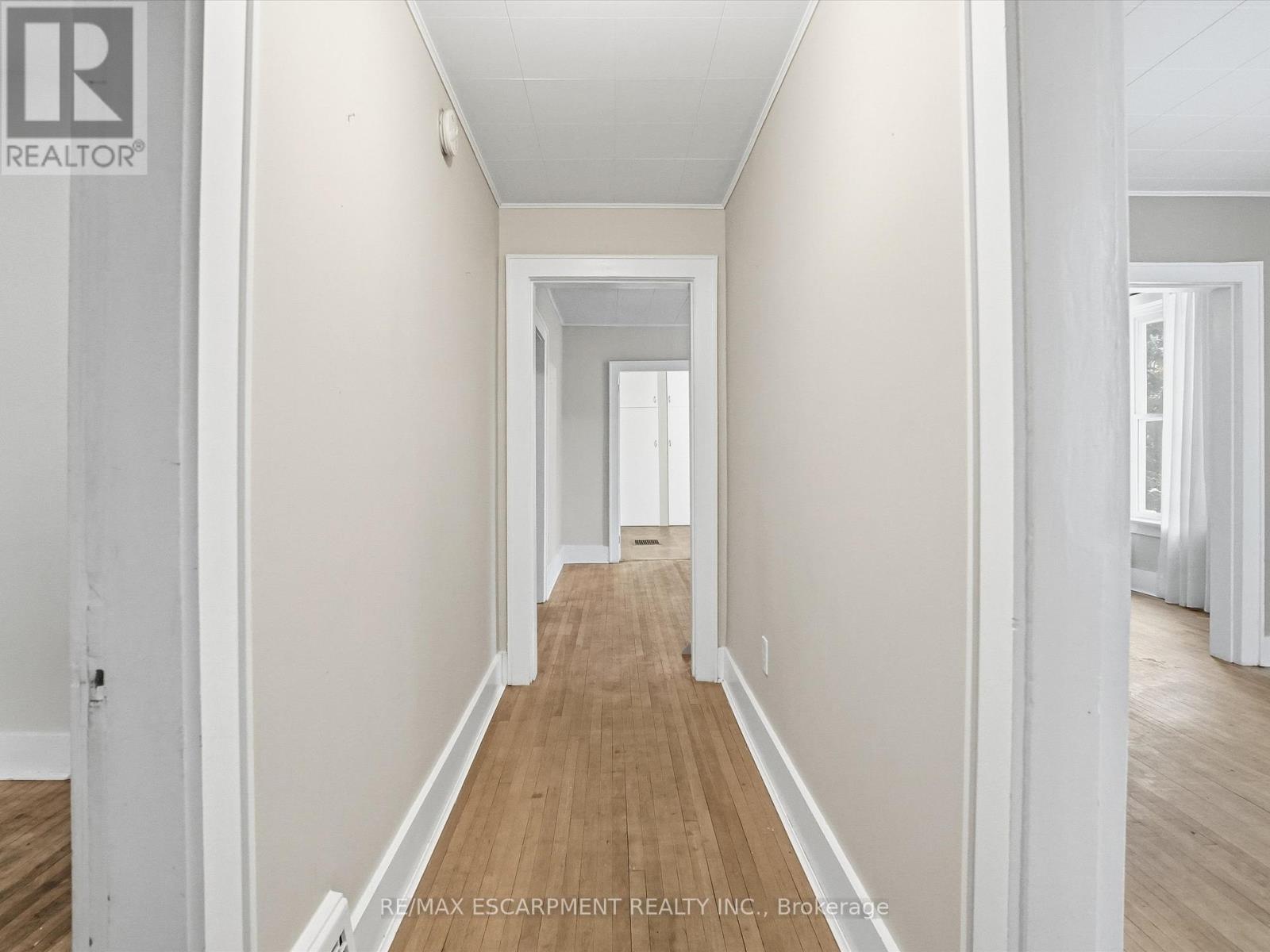 10 Duncan Street E, Huntsville, ON - Indoor Photo Showing Other Room