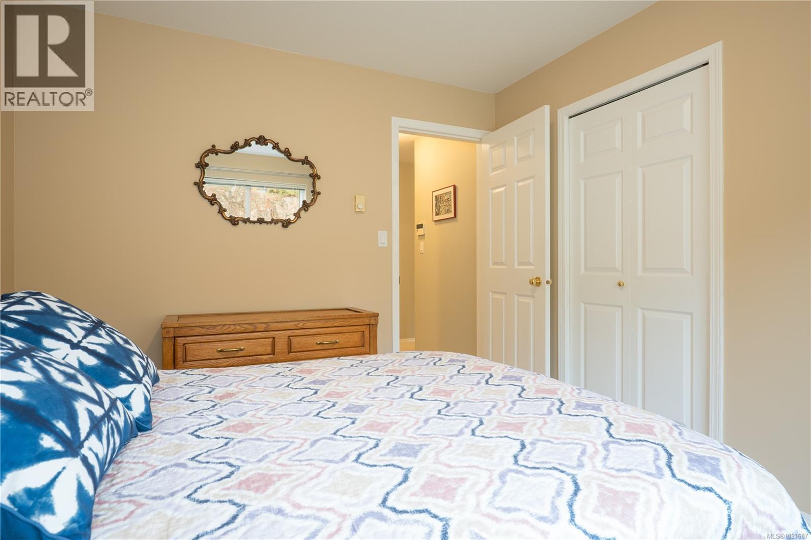 5027 Tiffany Pl, Nanaimo, BC - Indoor Photo Showing Bedroom