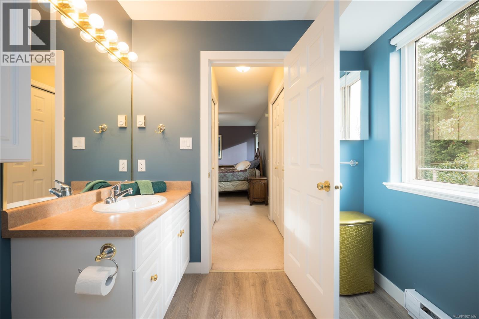 5027 Tiffany Pl, Nanaimo, BC - Indoor Photo Showing Bathroom