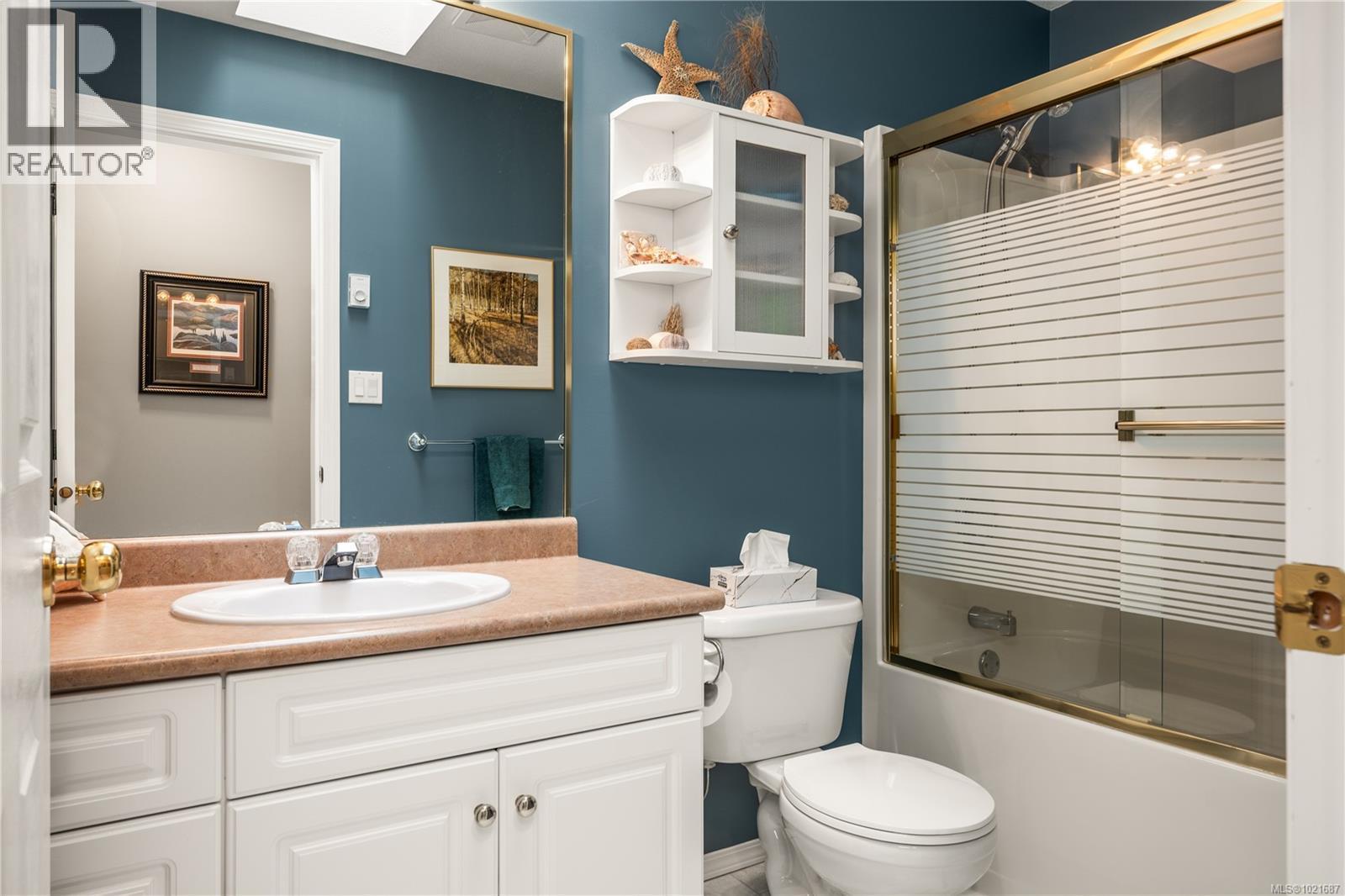 5027 Tiffany Pl, Nanaimo, BC - Indoor Photo Showing Bathroom