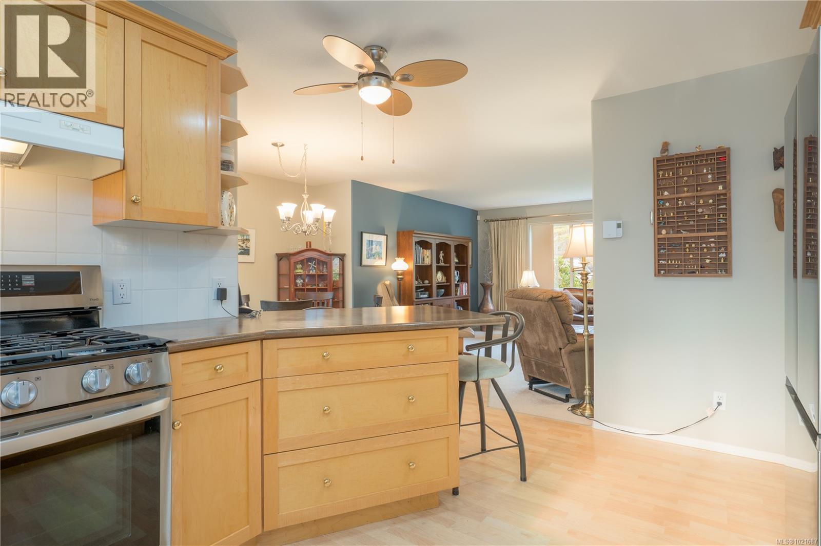 5027 Tiffany Pl, Nanaimo, BC - Indoor Photo Showing Kitchen