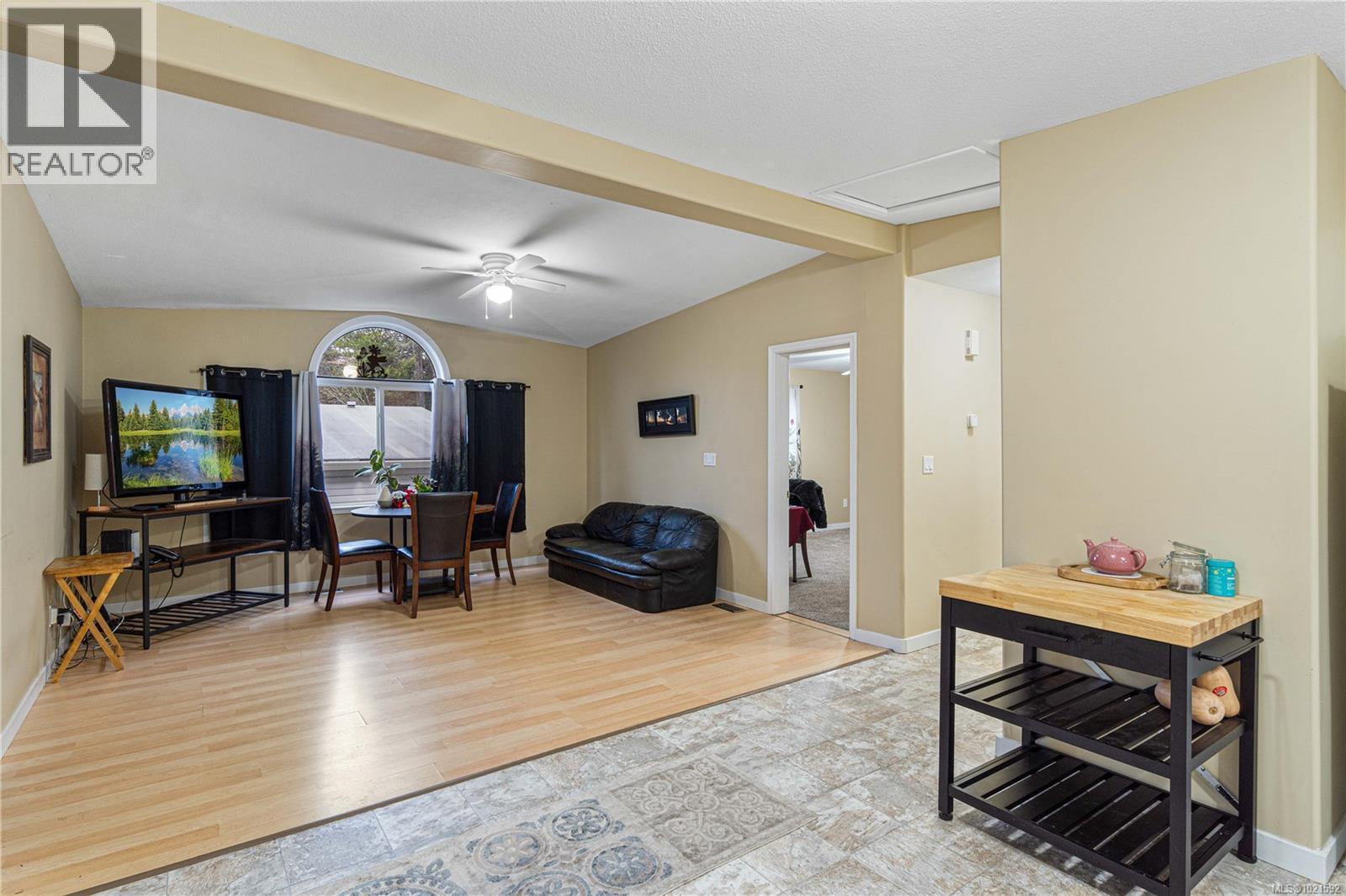 6 2100 Errington Rd, Errington, BC