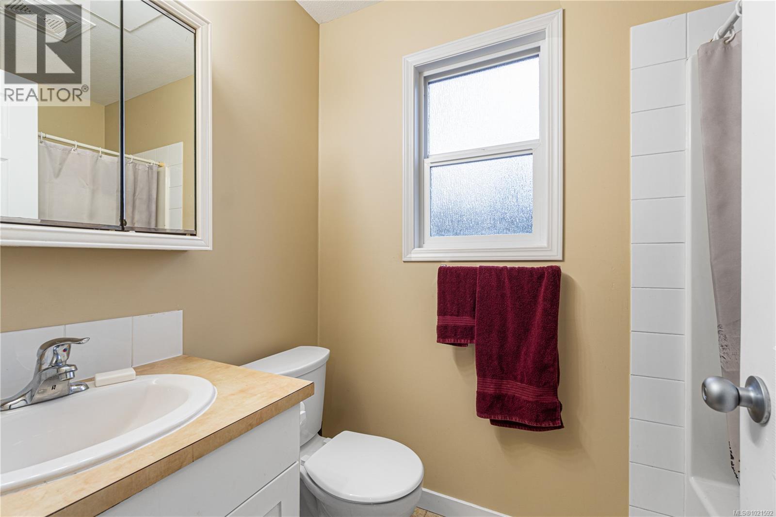 6 2100 Errington Rd, Errington, BC